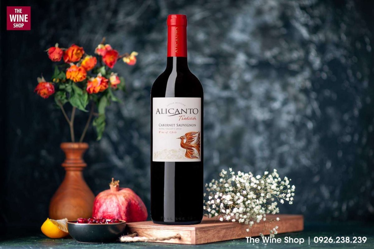 Alicanto Tradicion Cabernet Sauvignon là dòng vang nổi tiếng từ Chile