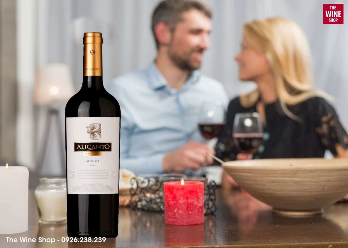 Rượu vang Alicanto Reserva Merlot có vị tannin chín mùi êm mượt