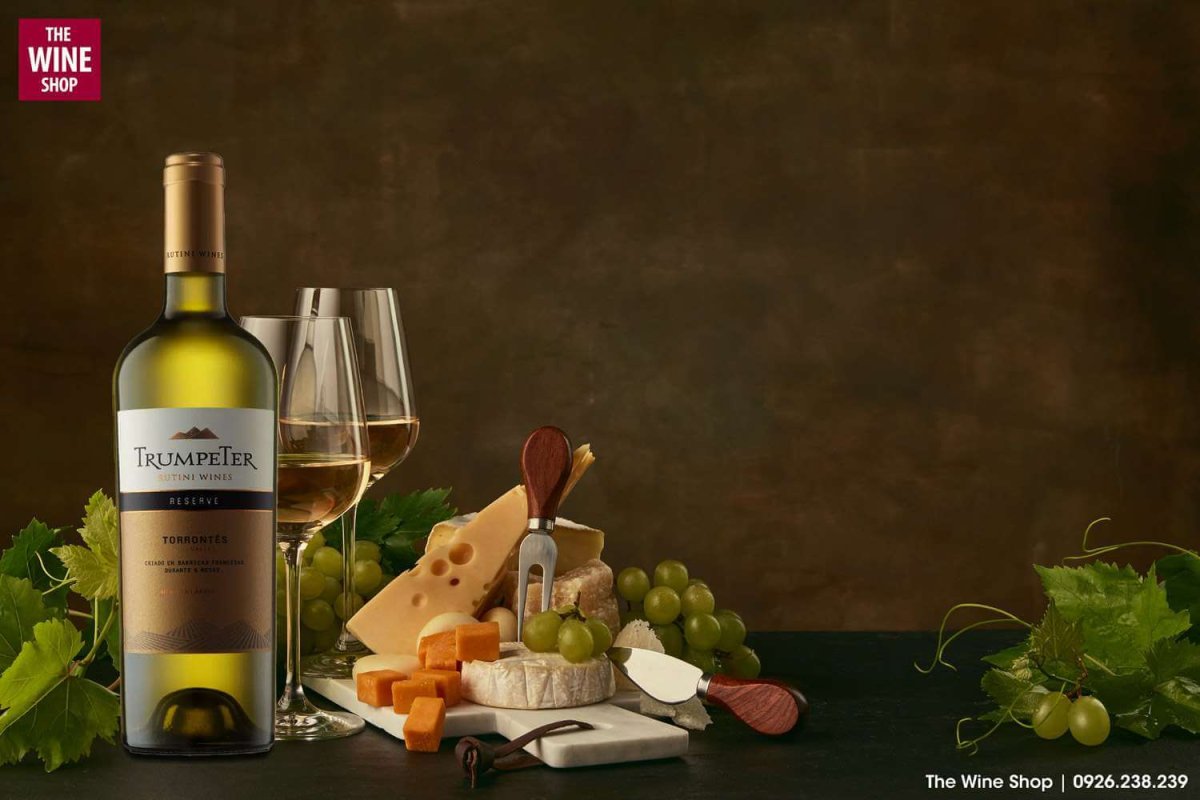 Rượu vang Trumpeter Reserve Torrontes có vị chua hài hòa êm mượt