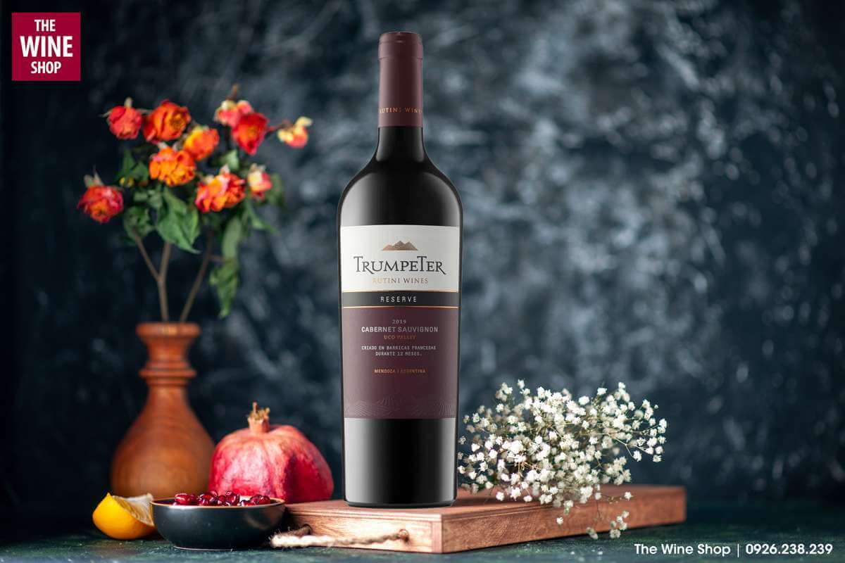 Trumpeter Reserve Cabernet Sauvignon cho cảm nhận hương trái cây chín đỏ