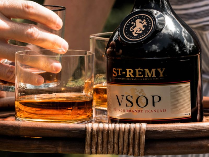 Rượu ST Remy VSOP ủ tối thiểu 2 năm để trưởng thành hương vị đặc trưng hảo hạng Brandy