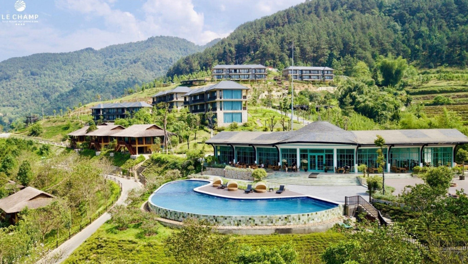 Installing 59 sets of swing doors for windows at Mu Cang Chai resort