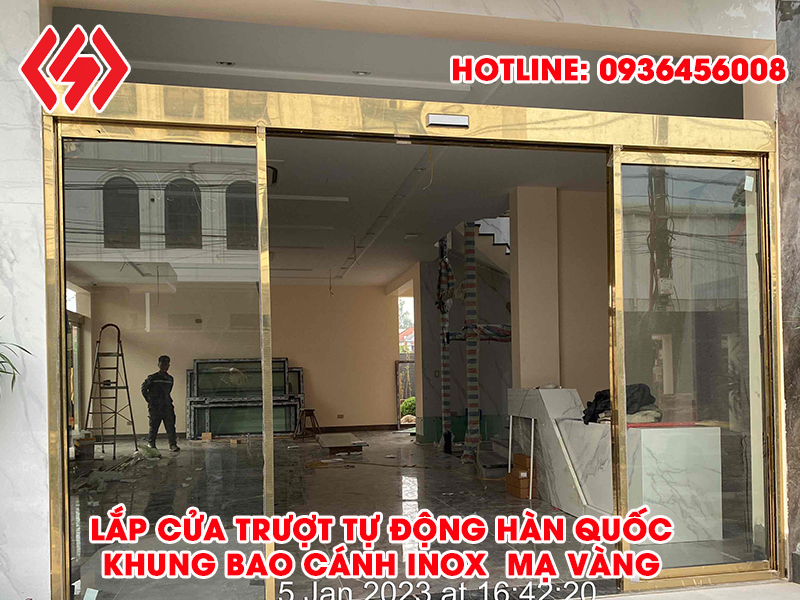Lắp cửa trượt tự động Hàn Quốc khung bao cánh inox mạ vàng tại Quảng Ninh