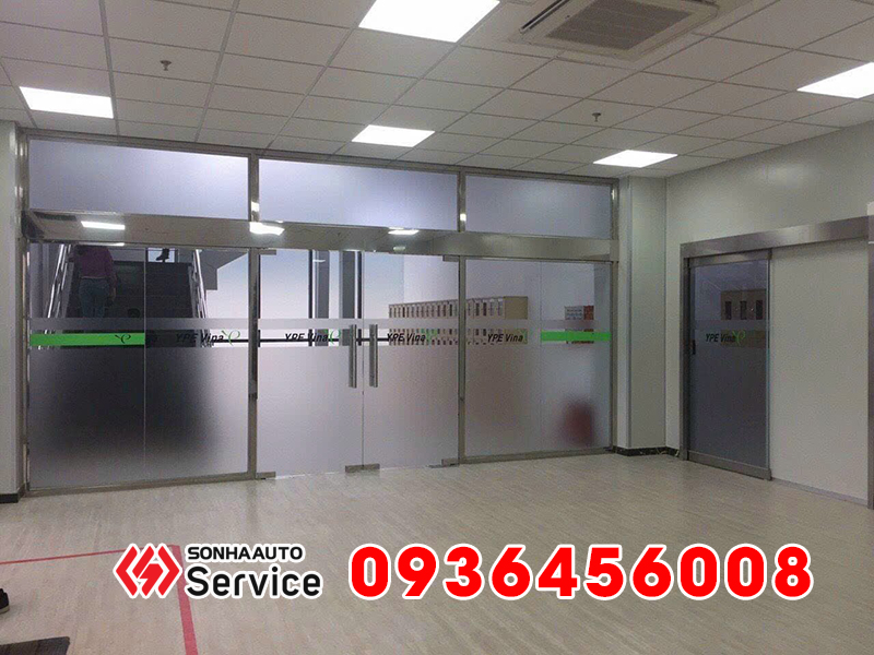 Lắp hệ thống cửa kính tự động bảo hành dài hạn