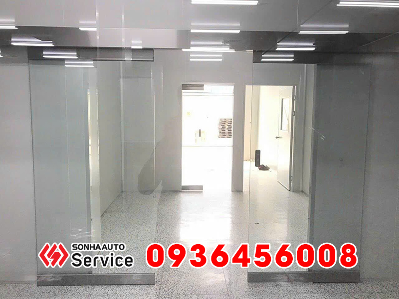 Đơn vị thi công cửa kính tự động uy tín chuyên nghiệp