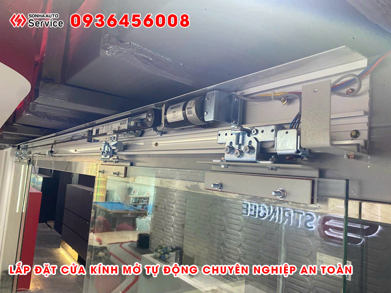 Lắp đặt cửa kính mở tự động chuyên nghiệp an toàn