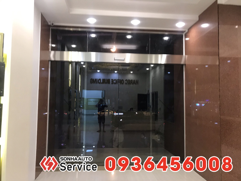 Cung cấp báo giá lắp đặt cửa kính trượt tự động trọn gói