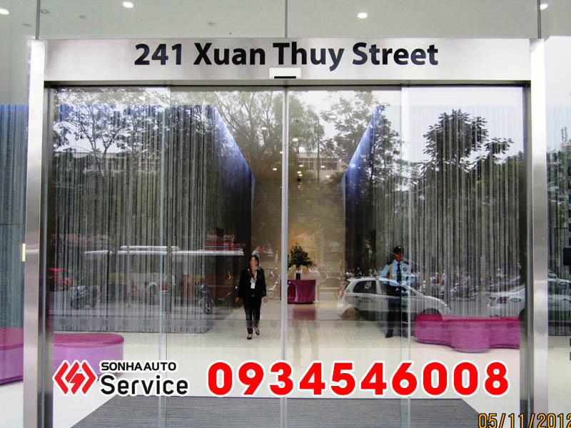 Sửa cửa tự động mở ra không đóng vào được