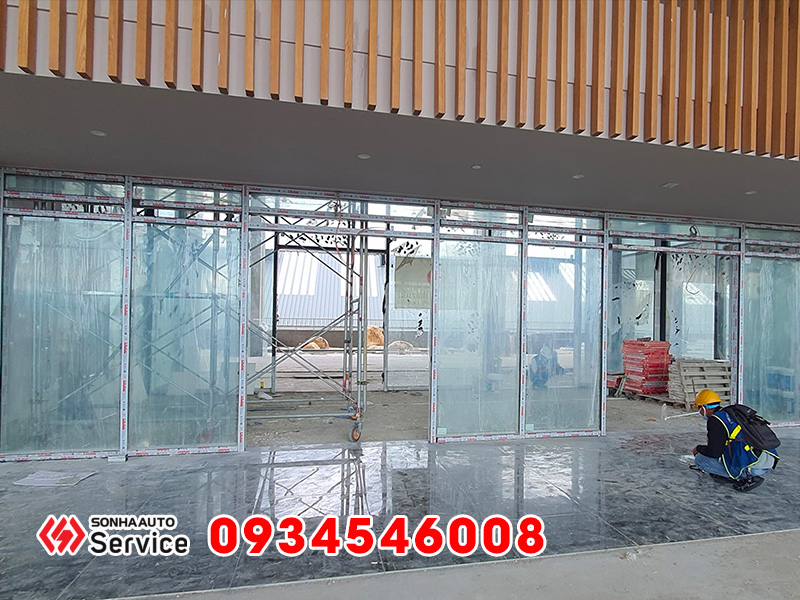 Sửa chữa cửa tự động kẹt hoạt động không đúng hành trình